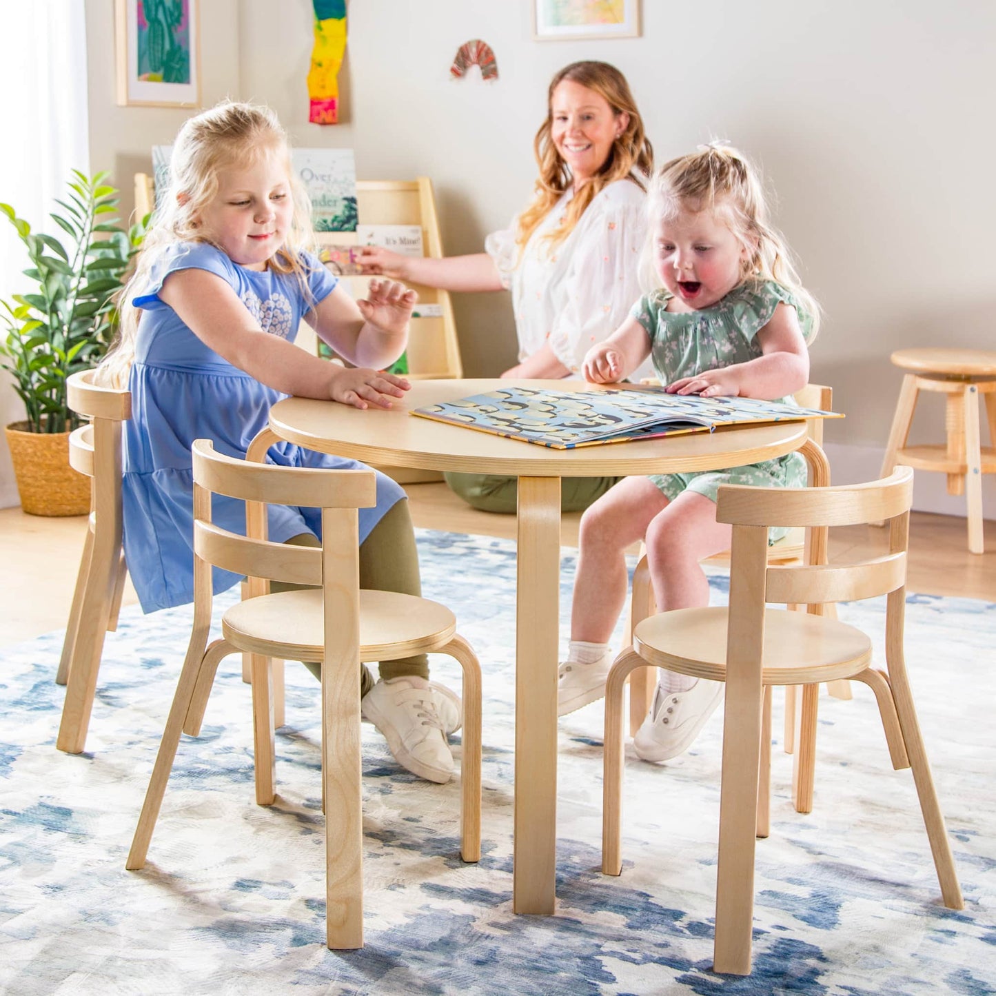 Kids Table and 4 Chairs Set