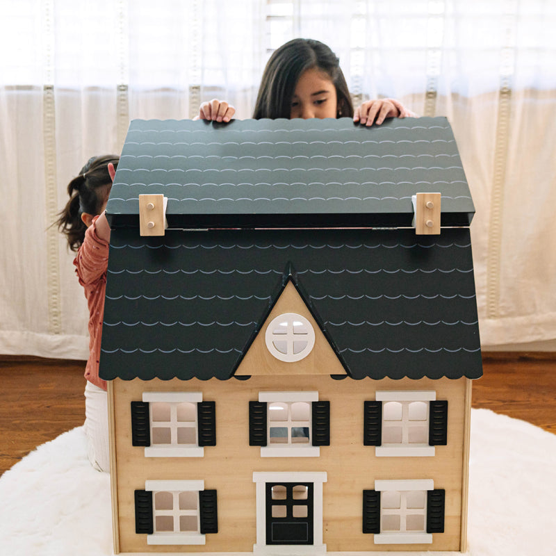 Colonial Style Dollhouse